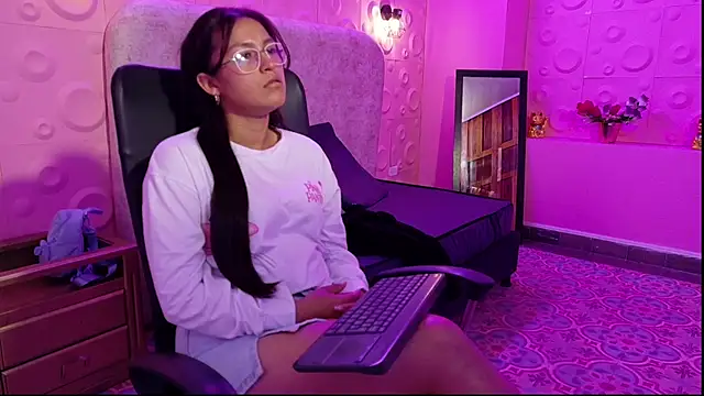 dalya03 online show from 10-19-25, 02:40