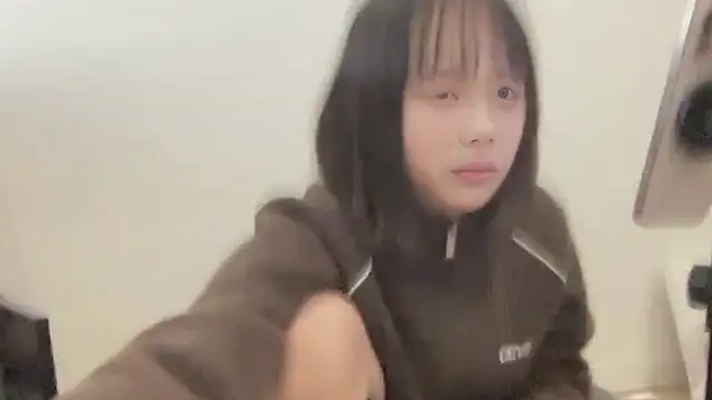 Snapshot of Mahocha1 chatting on 11-21-25, 12:04 Mahocha1 online show from 11-21-25, 12:04