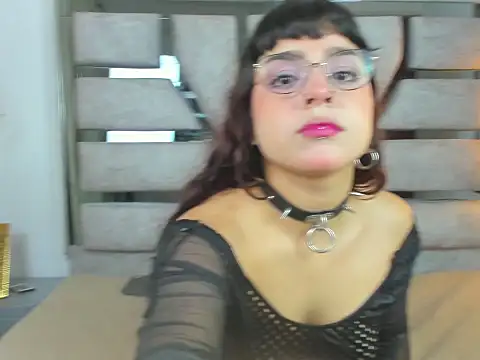 Snapshot of Mindy_Star_ chatting on 11-06-25, 01:12 Mindy Star online show from 11-06-25, 01:12