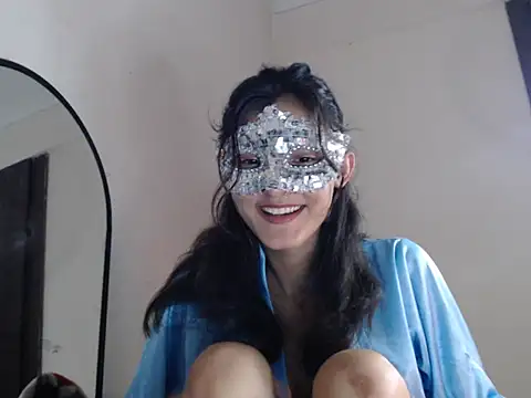 Hottie hania online show from 12-15-25, 07:29