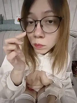 PeachyMaolin online show from 04-18-26, 05:50