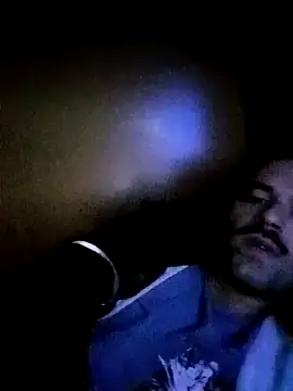 Snapshot of Camionista121998 chatting on 11-07-25, 11:05 Camionista121998 online show from 11-07-25, 11:05