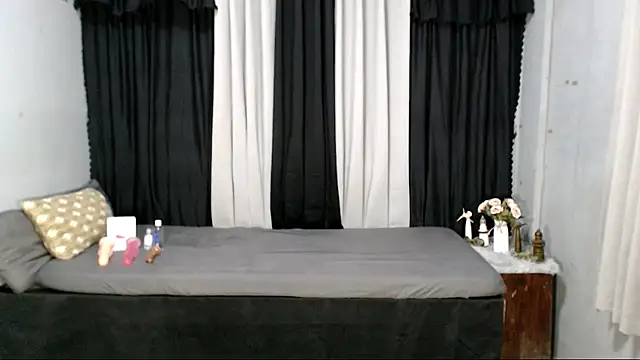 yourhottestzoey online show from 10-25-25, 03:07