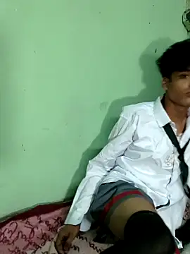 Snapshot of Lilbaby080008 chatting on 11-05-25, 08:20 Lilbaby080008 online show from 11-05-25, 08:20