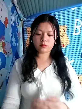 lisa-bae00 online show from 04-16-26, 12:06