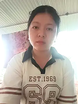 lisa-bae00 online show from 04-20-26, 12:35