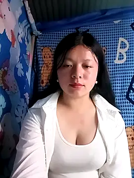 lisa-bae00 online show from 04-20-26, 12:41