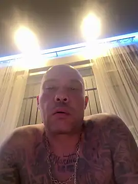 gitanoMad online show from 10-26-25, 01:11