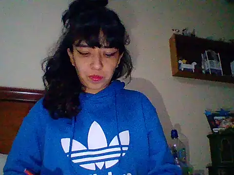 Snapshot of RedVelvet420 chatting on 10-23-25, 02:33 RedVelvet420 online show from 10-23-25, 02:33