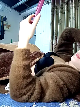 Family-Lovee online show from 12-15-25, 03:44