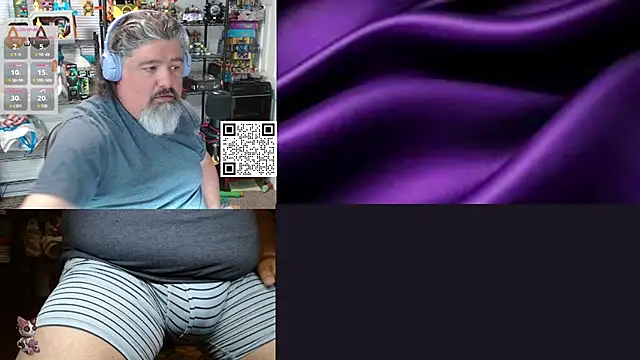 Snapshot of geekycastillo chatting on 07-19-26, 05:00 geekycastillo online show from 07-19-26, 05:00