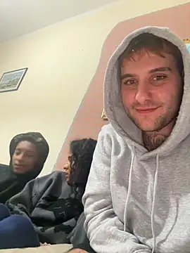 Snapshot of sexon950 chatting on 10-20-25, 08:31 sexon950 online show from 10-20-25, 08:31