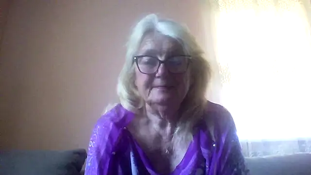 AmyLove353 online show from 06-05-26, 03:46