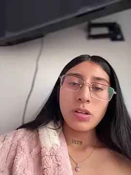 Violeet-Smith online show from 04-15-26, 06:04