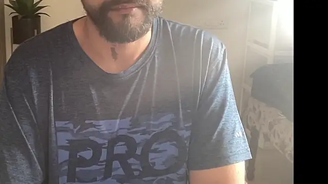 Snapshot of MakeMeAwareAah chatting on 12-14-25, 09:36 MakeMeAwareAah online show from 12-14-25, 09:36