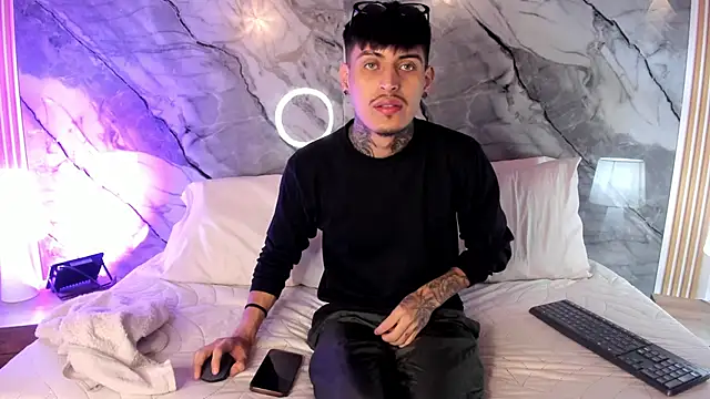 Snapshot of enzorodriguezz chatting on 11-06-25, 01:01 enzorodriguezz online show from 11-06-25, 01:01