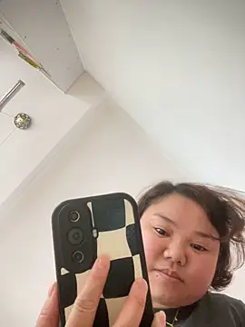 Snapshot of Asa668 chatting on 10-30-25, 04:14 Asa668 online show from 10-30-25, 04:14