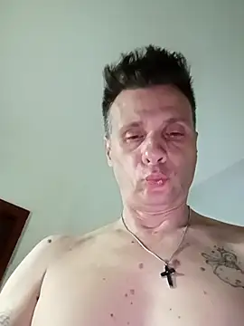 Snapshot of OffshoreCenterline3 chatting on 11-01-25, 12:34 OffshoreCenterline3 online show from 11-01-25, 12:34