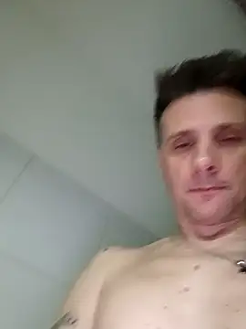 Snapshot of OffshoreCenterline3 chatting on 11-02-25, 11:51 OffshoreCenterline3 online show from 11-02-25, 11:51