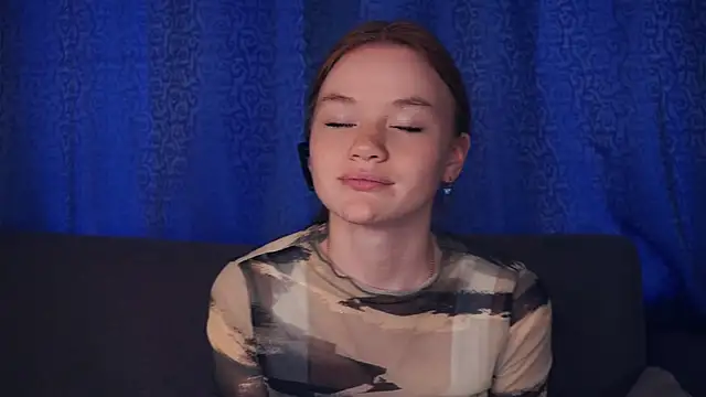 KarlynGow online show from 10-31-25, 06:47