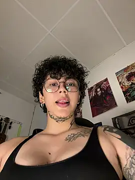 Snapshot of Abby_Evanns1 chatting on 05-19-26, 02:45 Abby Evanns1 online show from 05-19-26, 02:45