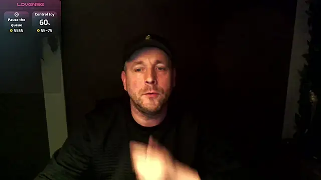 Snapshot of Woody_Longbong chatting on 11-15-25, 04:36 Woody Longbong online show from 11-15-25, 04:36