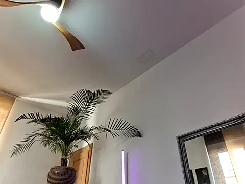 couple mistery online show from 04-06-26, 03:24