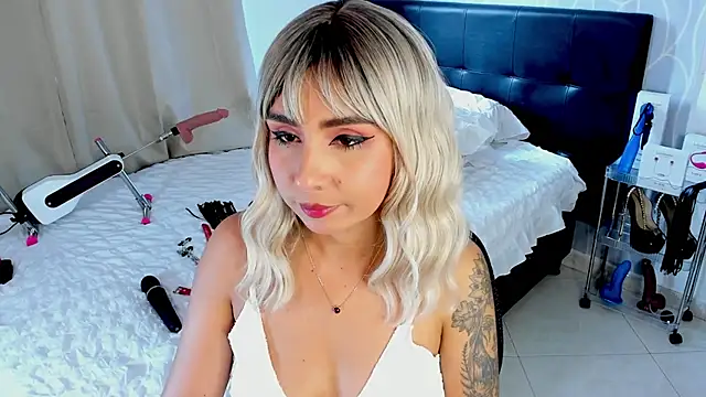 Emilyvalk  online show from 02-03-26, 06:13