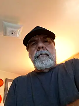Snapshot of pena633 chatting on 04-25-26, 08:50 pena633 online show from 04-25-26, 08:50