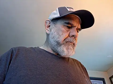 Snapshot of pena633 chatting on 05-15-26, 12:01 pena633 online show from 05-15-26, 12:01