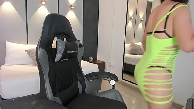 mia collins96 online show from 03-01-26, 02:24