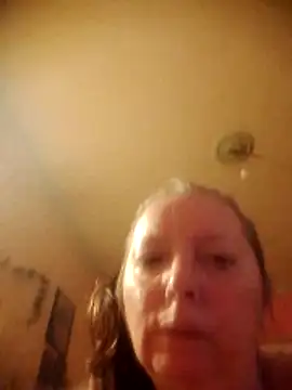Snapshot of Mairi702 chatting on 05-08-26, 10:20 Mairi702 online show from 05-08-26, 10:20