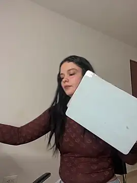 Selena Roa online show from 12-19-25, 02:18