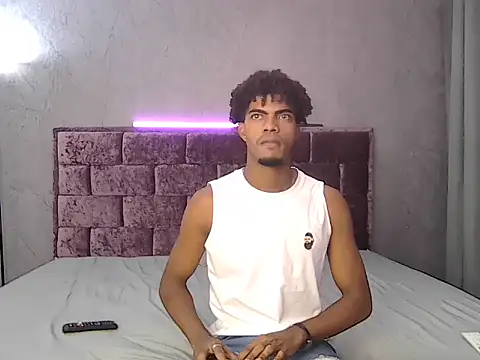 richardd2212 online show from 06-13-26, 01:31