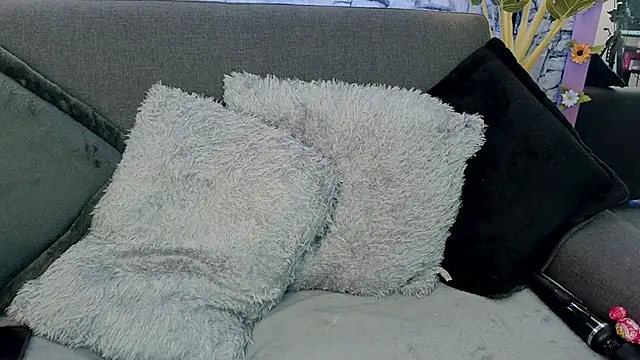 mia roux1 online show from 12-22-25, 07:44