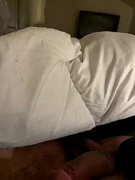 Snapshot of BicolorCandidate81 chatting on 11-02-25, 11:18 BicolorCandidate81 online show from 11-02-25, 11:18