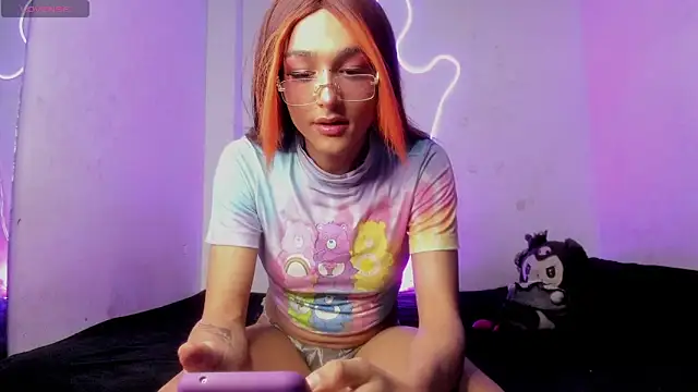 Mika  velvet online show from 11-10-25, 09:03