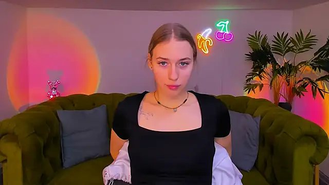 sassy cutie online show from 12-01-25, 06:07