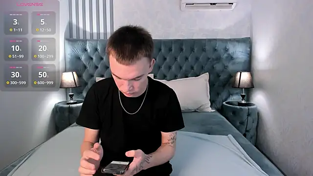 Derek Banville online show from 11-08-25, 08:36