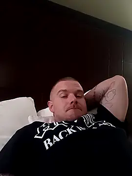 DadDDick925 online show from 12-16-25, 03:39