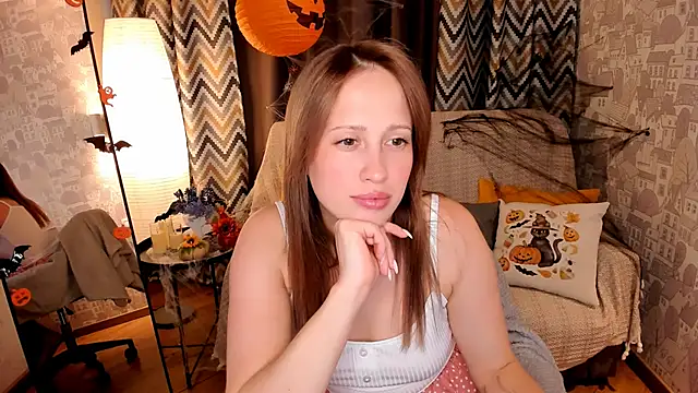  SilverMoon  online show from 10-31-25, 08:26