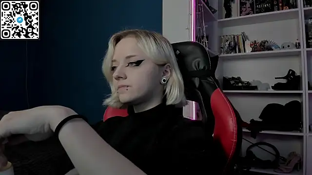 Holy Mistress S online show from 01-10-26, 10:06