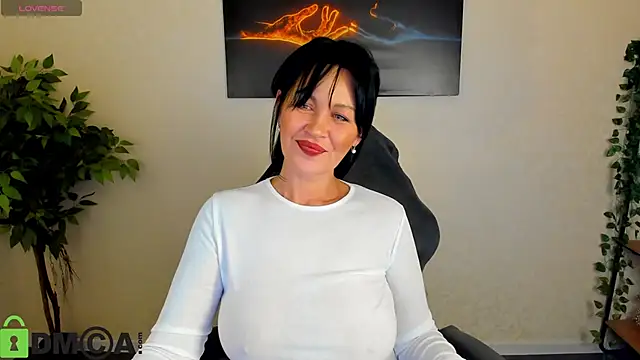 Sara Devills online show from 04-19-26, 08:46