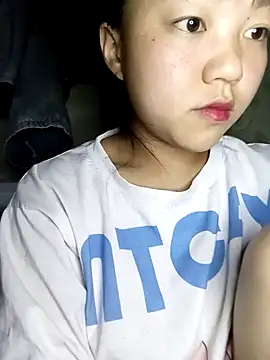 Quynhsumon online show from 02-25-26, 03:32