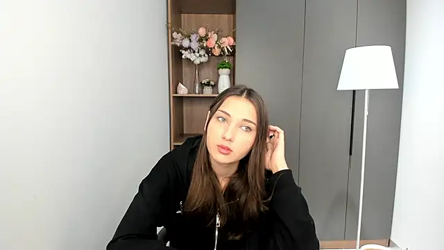 KateCahee online show from 10-28-25, 05:11