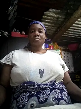 Snapshot of blackbeautyxx92 chatting on 10-23-25, 07:18 blackbeautyxx92 online show from 10-23-25, 07:18