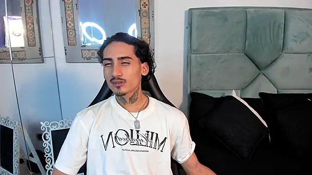 Mr Strike online show from 10-28-25, 02:26