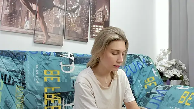 Tenderly Sophie online show from 03-09-26, 01:31