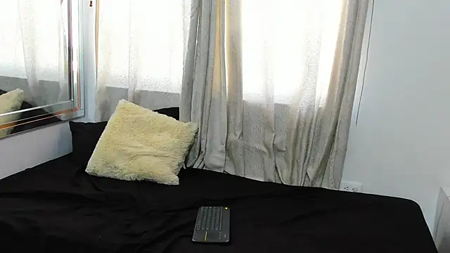 Jake HallsHot online show from 10-21-25, 06:30