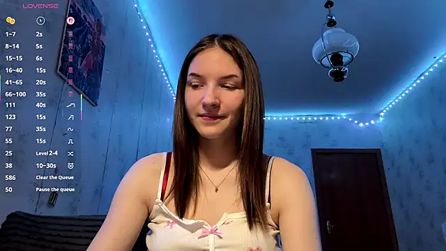 Beauty miIa online show from 12-15-25, 04:44